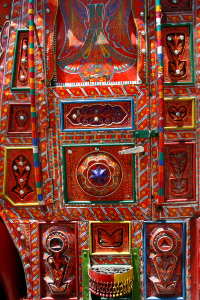 art on trucks in pakistan (1).JPG